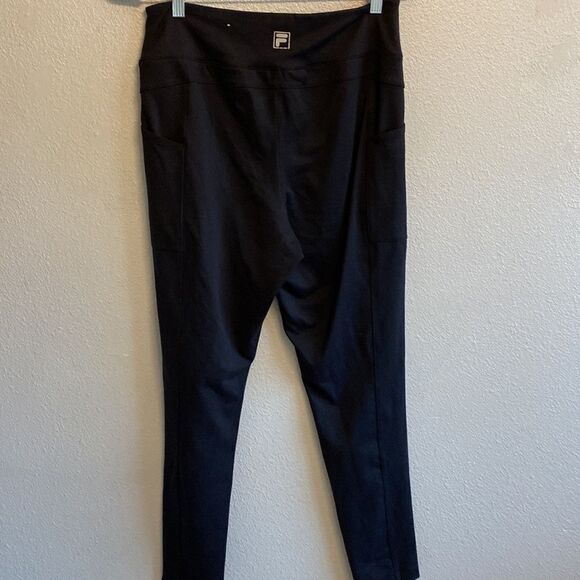 Filas- high waisted black leggings with size zipper pockets - Size large - Picture 4 of 6